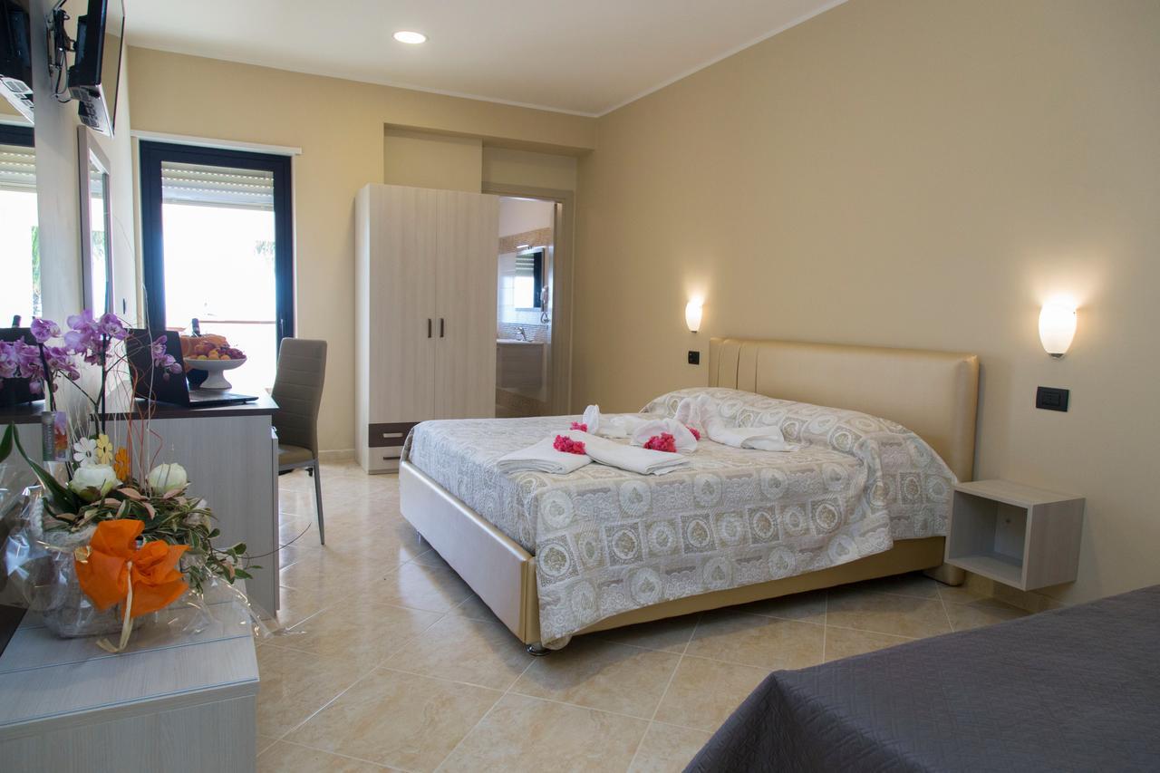 Hotel La Campagnola Capo Vaticano Esterno foto